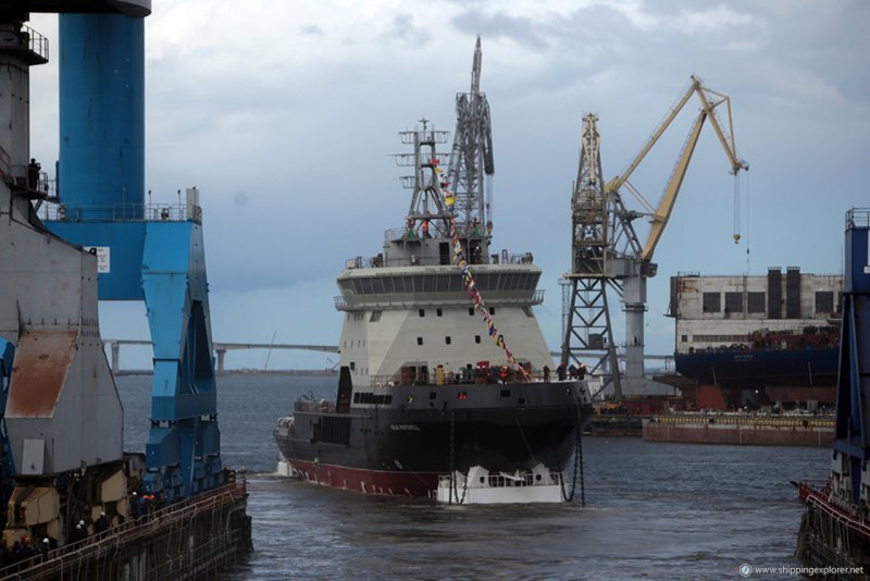 Судно Илья Муромец ледокол