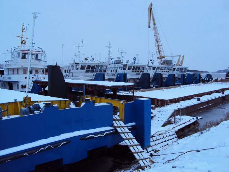 Теплоход толкач от-2400