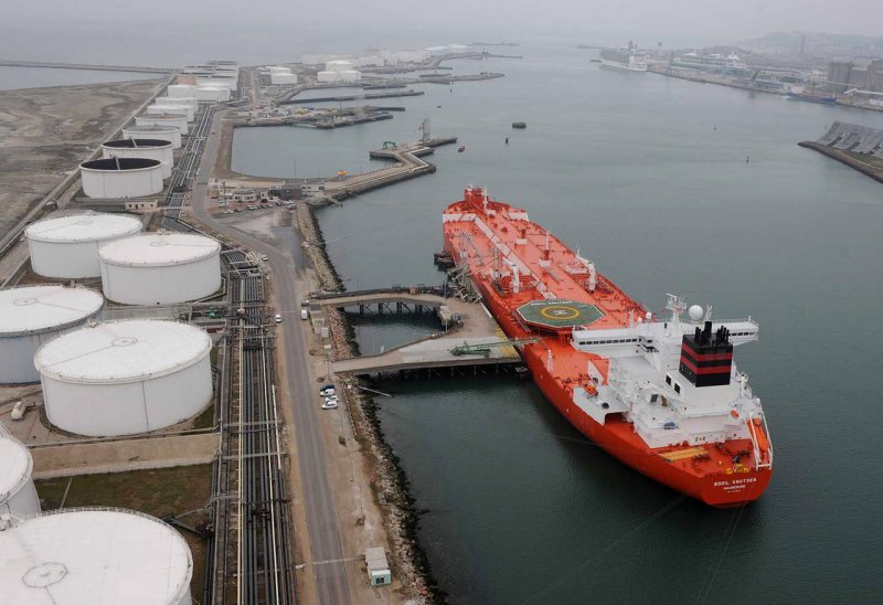 Терминал Усть Луга нефтяной танкер