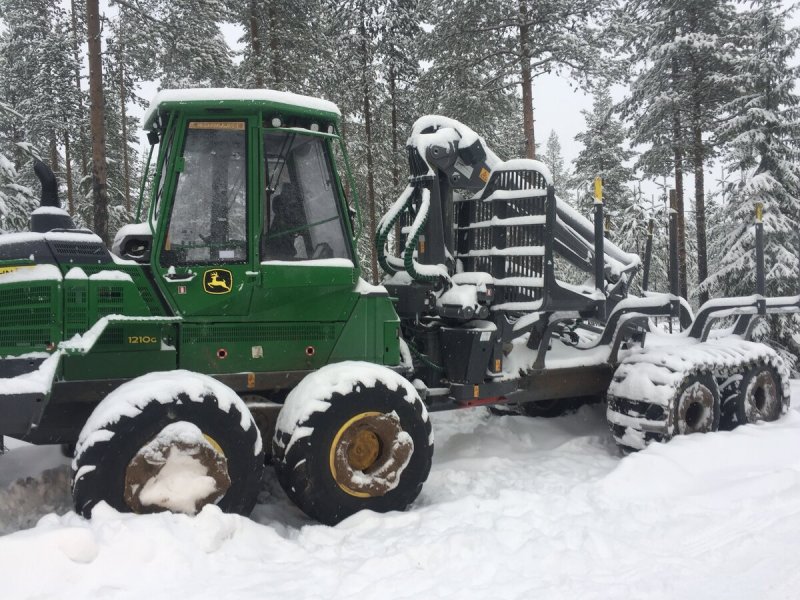 Форвардер John Deere 1210g