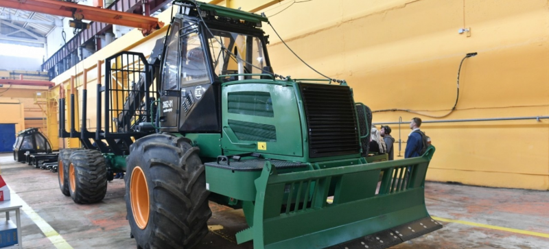 Komatsu валочная