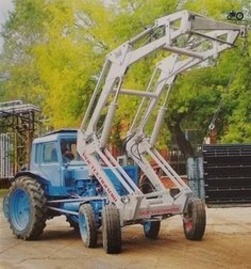 Погрузчик копновоз стогометатель ПКС 1.6