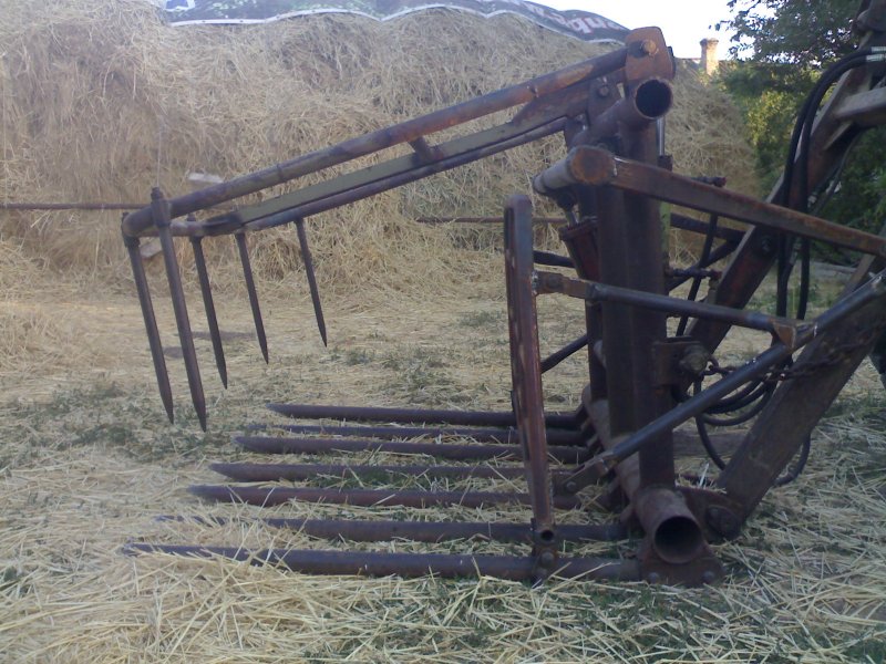 Вилы для соломы на МТЗ-80