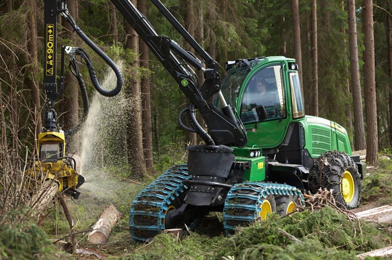 Колесный харвестер John Deere 1070e