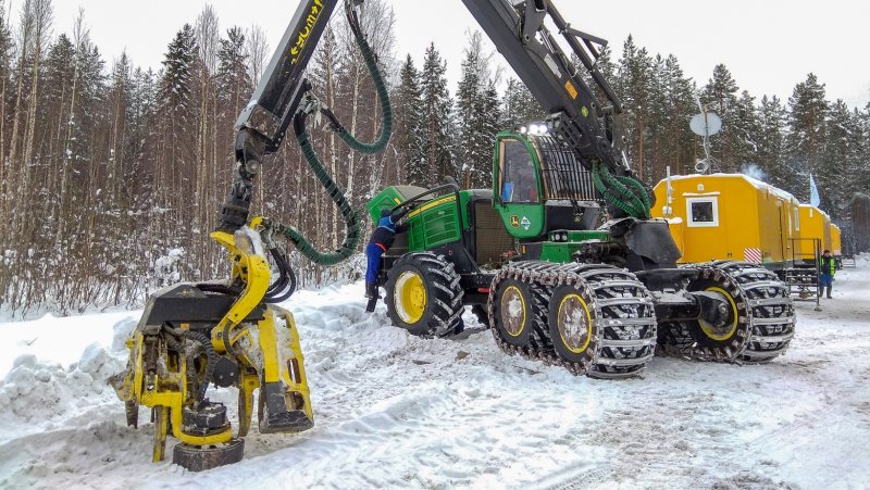 Харвестер John Deere