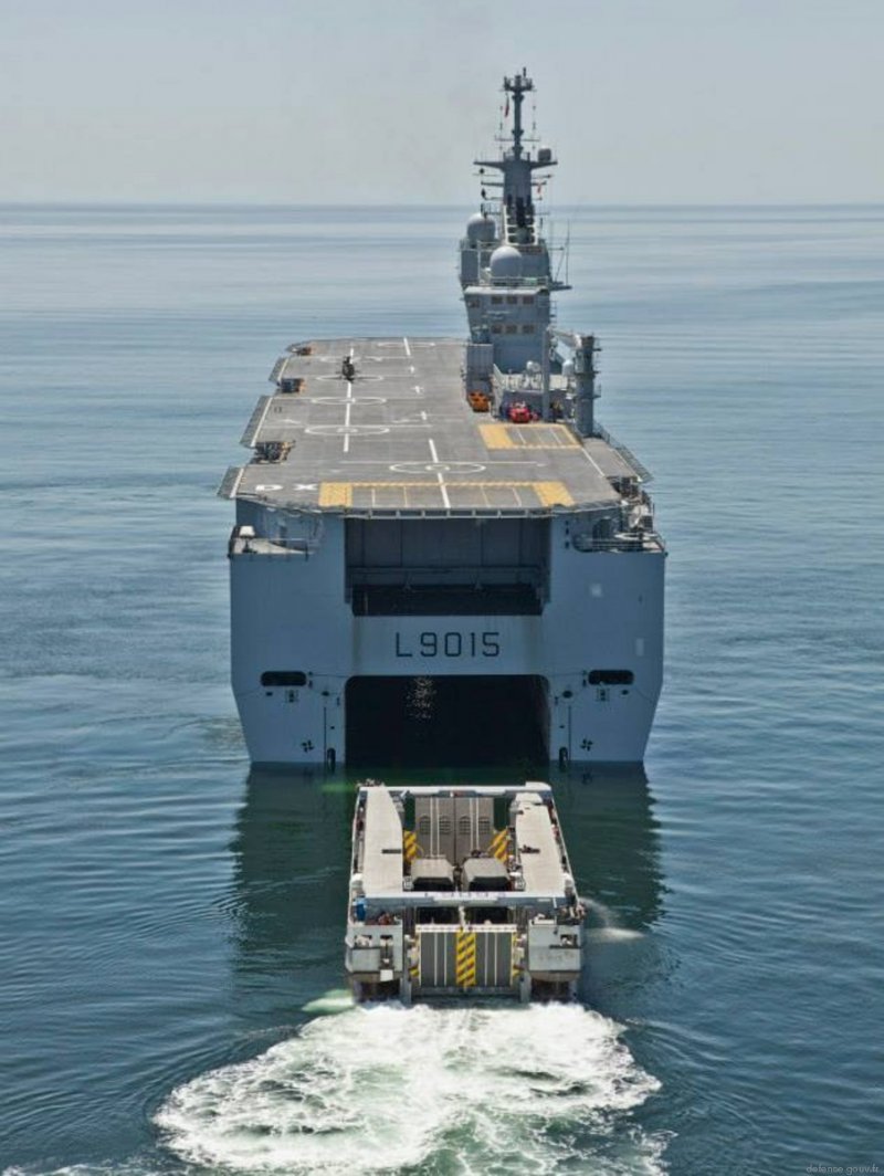 French ship Tonnerre l9014