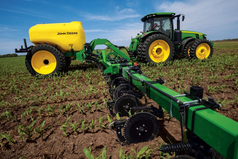 John Deere опрыскиватель самоходный