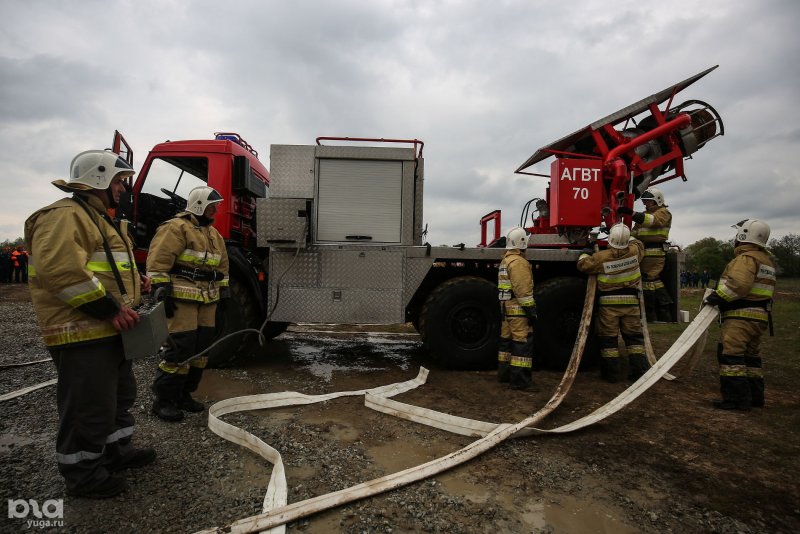 Пожарный автомобиль газоводяного тушения