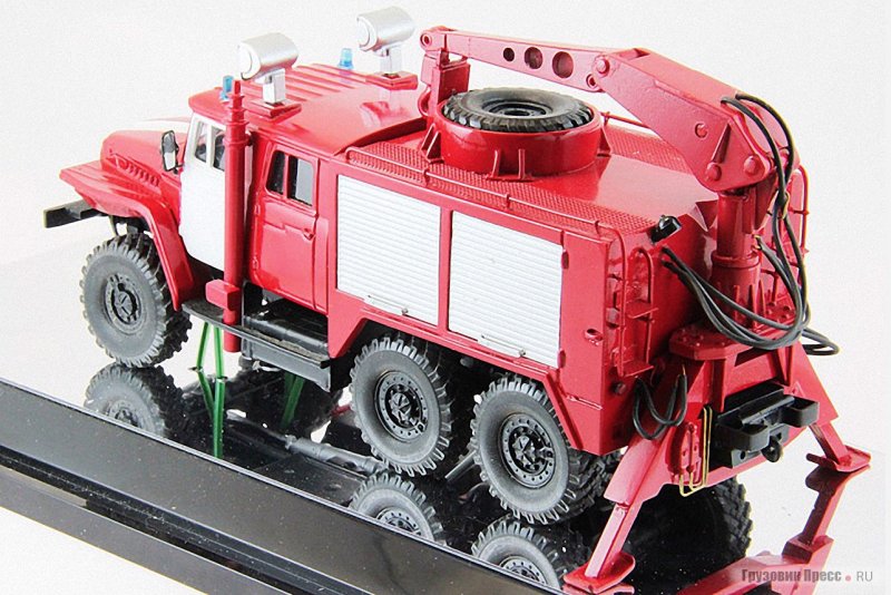 Mercedes Benz Zetros 2733 Firetruck