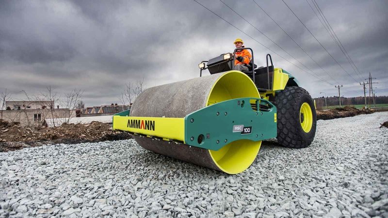 Машинист грунтового катка Ammann