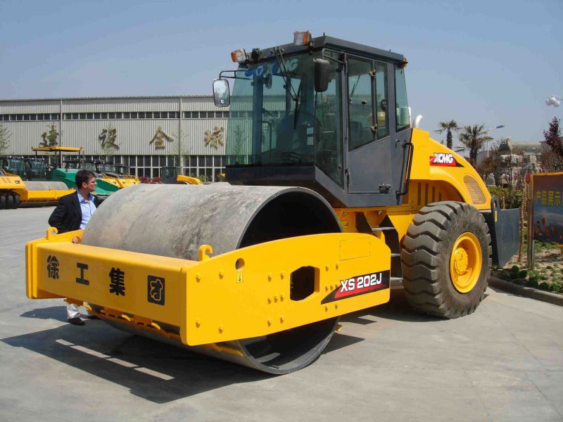 Каток XCMG xs202e