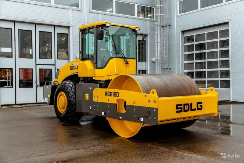 Каток дорожный SDLG rs8200