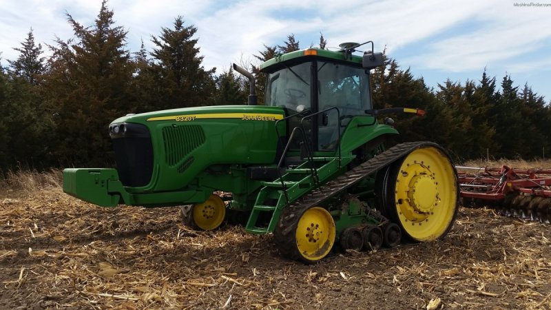 Трактор гусеничный (John Deere 8020t)