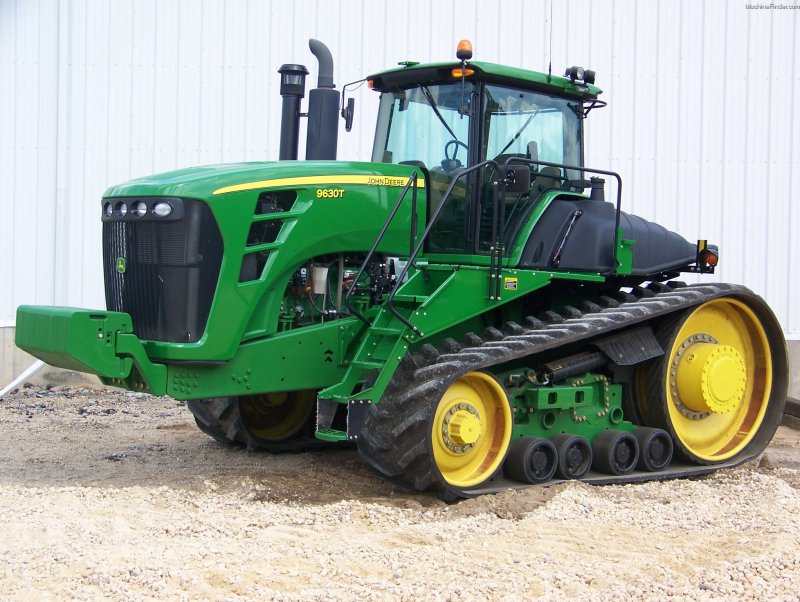 Трактор John Deere 8rx