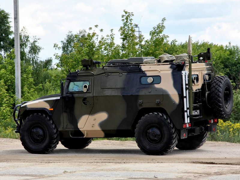 Командно-штабная машина р-145бма