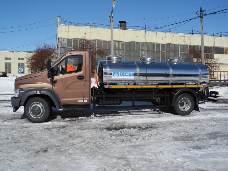 МАЗ 560321 молоковоз