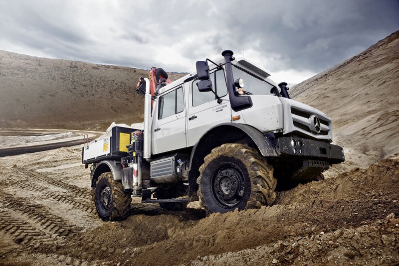 Mercedes Unimog 2021