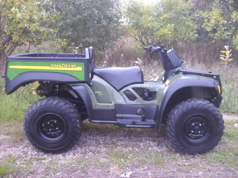 Мотовездеход John Deere Gator