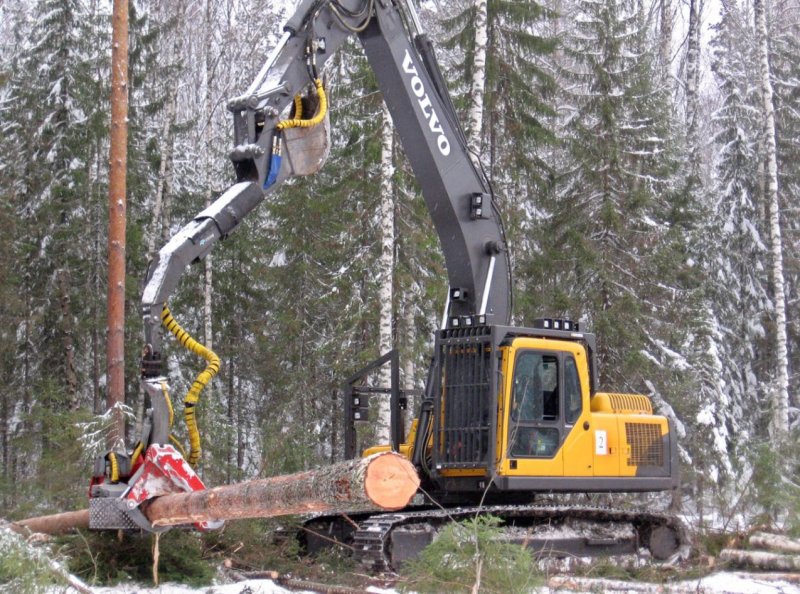 Volvo ec220dl харвестер