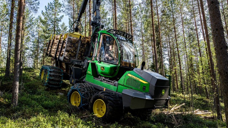 Харвестер и форвардер John Deere