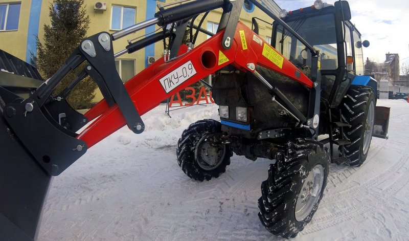 Погрузчик универсальный ПКУ-0.9