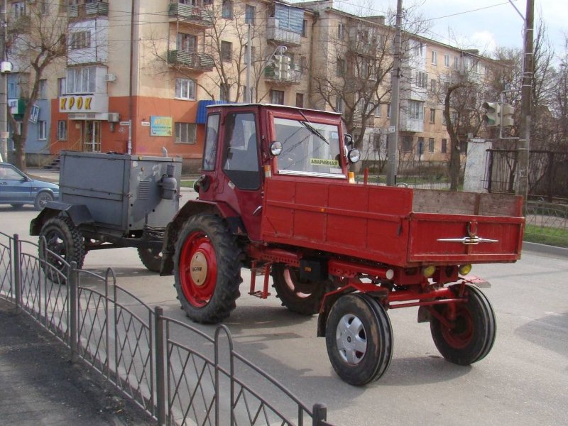 Трактор шассик т-16