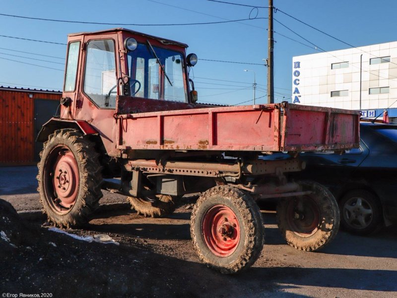 Трактор шассик т-16