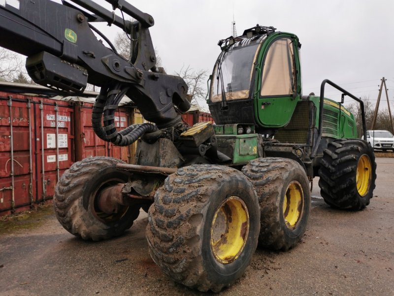 Форвардер John Deere 1910e