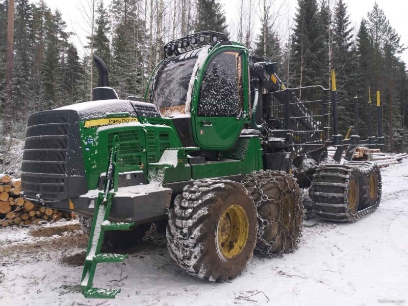 Форвардер John Deere 1210g
