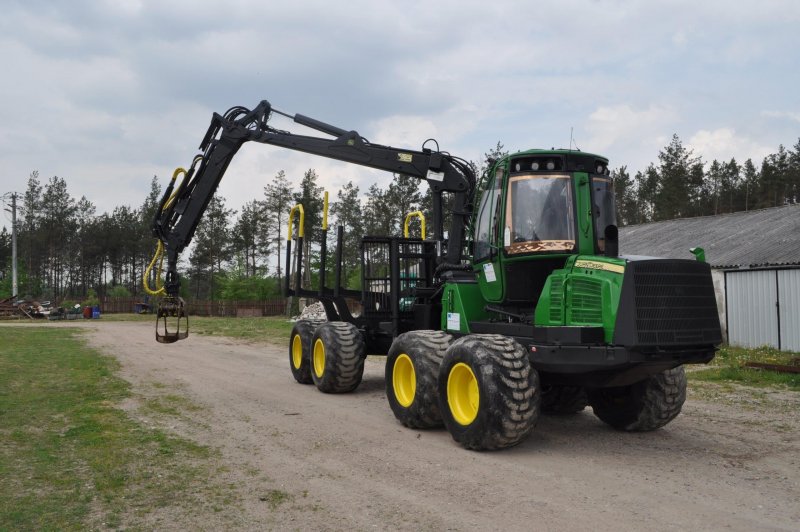 Форвардер John Deere