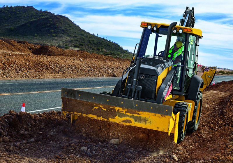 Экскаватор-погрузчик John Deere 325j