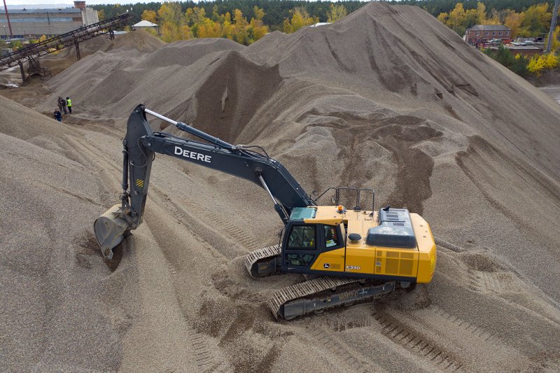 Гусеничный экскаватор JCB js 260