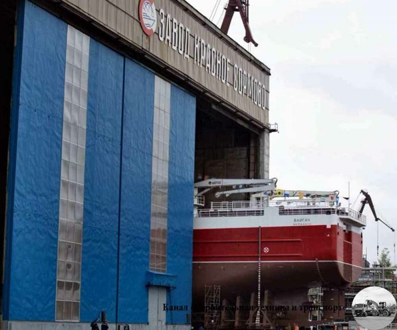 Корабль спускают на воду