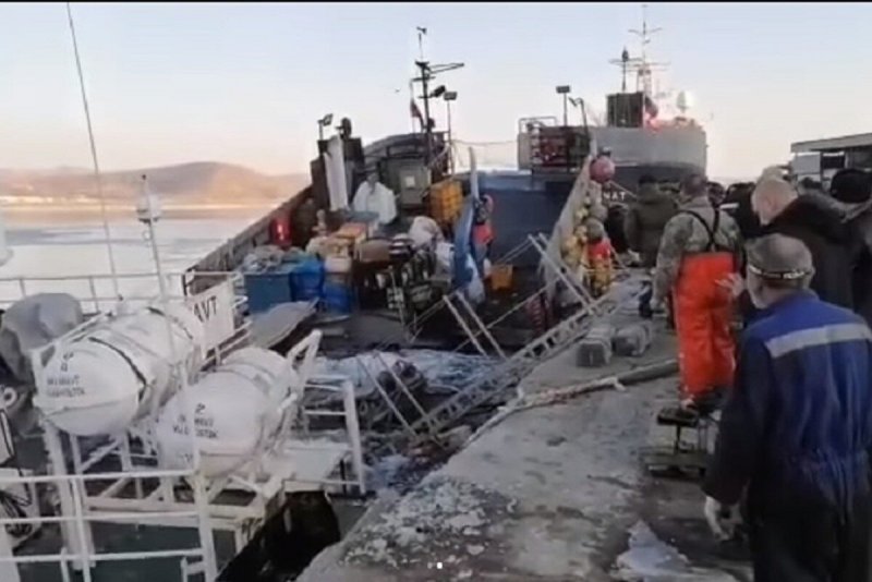 Краболов красное Сормово судно