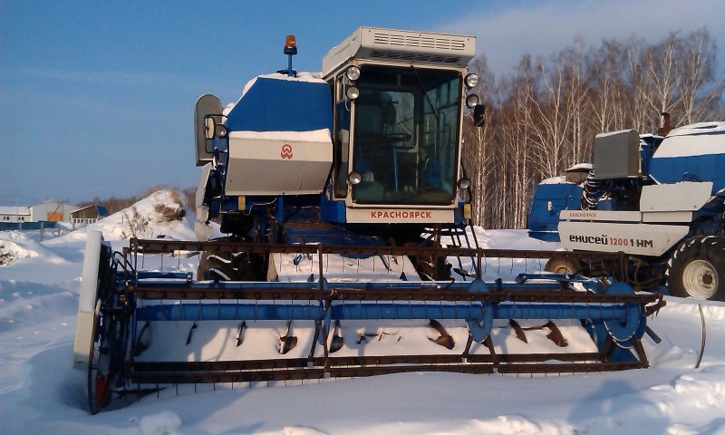 Зерноуборочный комбайн Агромаш 5000