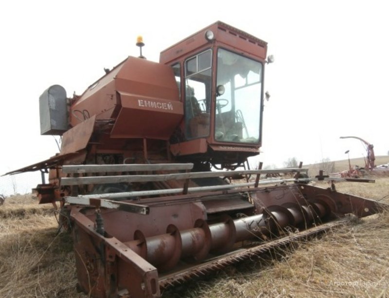 Енисей 1500 кабина