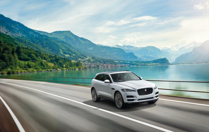 Ягуар f Pace 2015