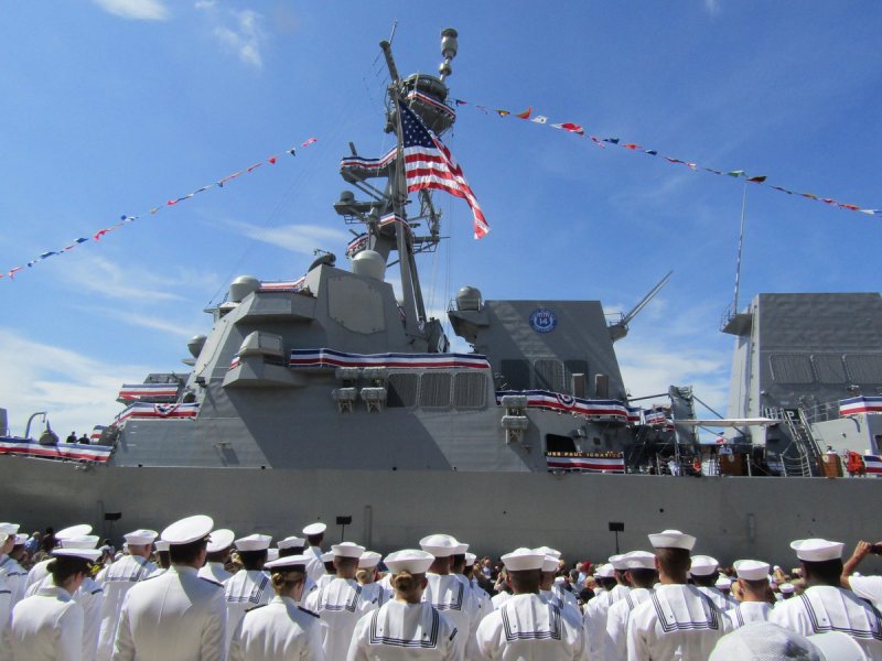 Эсминец ВМС США Arleigh Burke