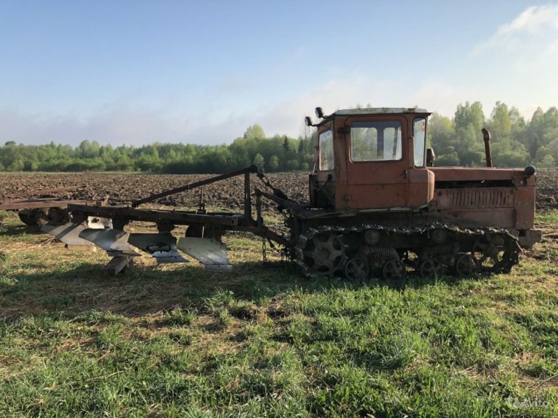 ДТ 75 С плугом