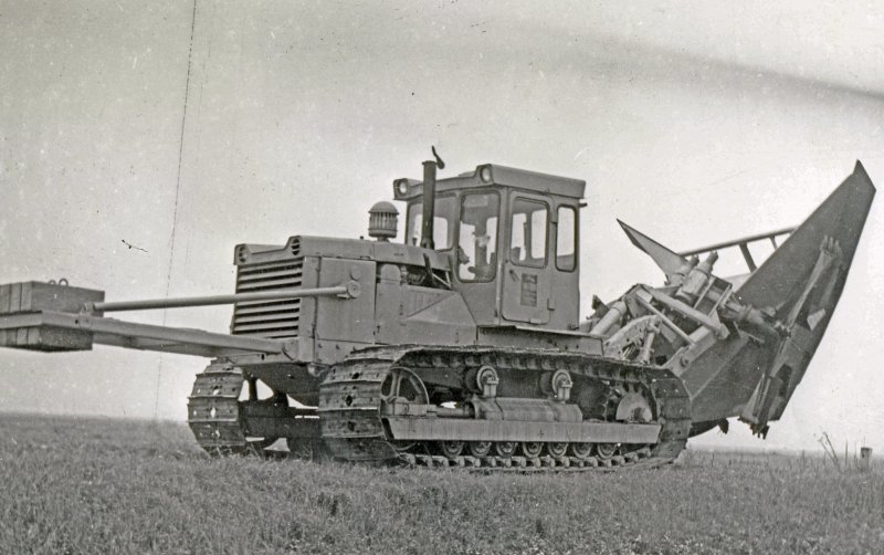Экскаватор-каналокопатель д-583