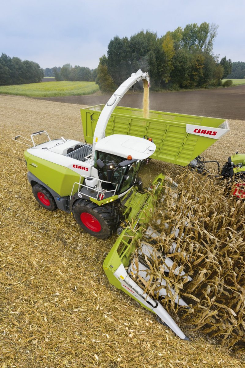 Кормоуборочный комбайн CLAAS