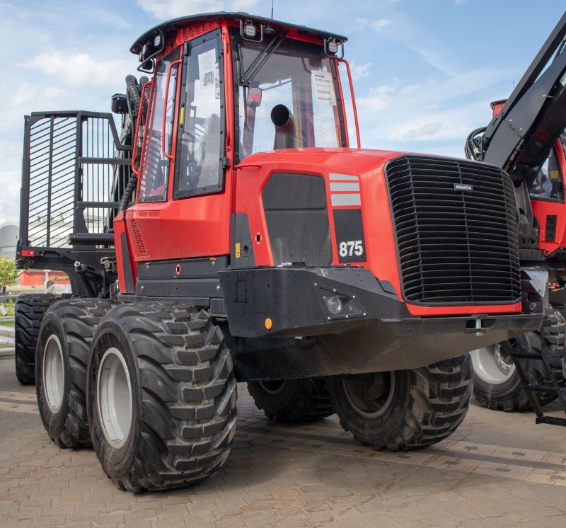 Форвардер Komatsu 875