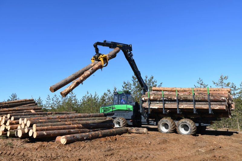 Komatsu 875