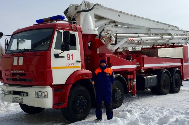 Пожарный пеноподъемник ППП-38-80 шасси КАМАЗ-6540 6х4