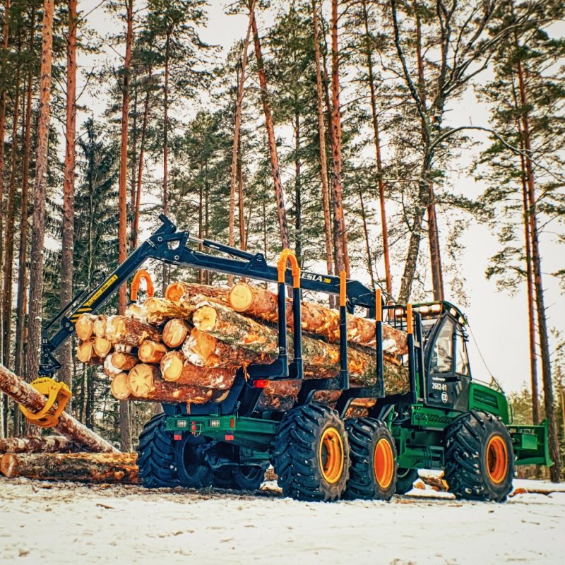 Форвардер Амкодор 2682