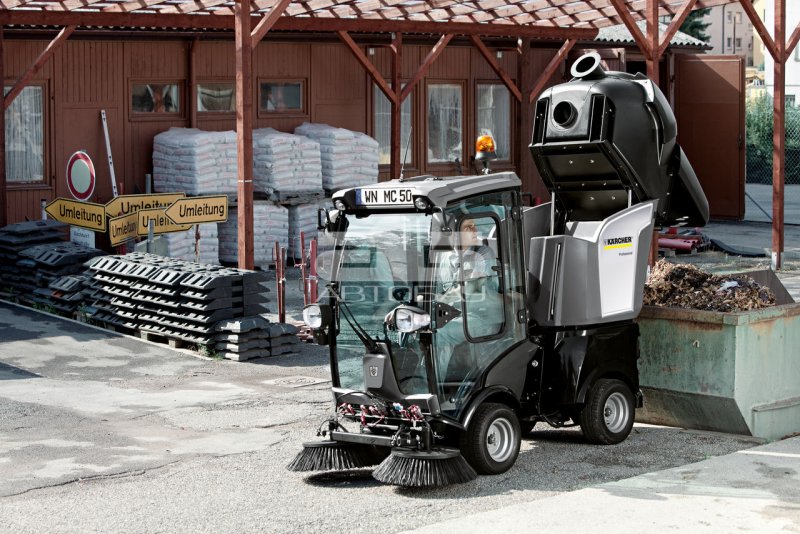 Уборочная машина Karcher MC 50