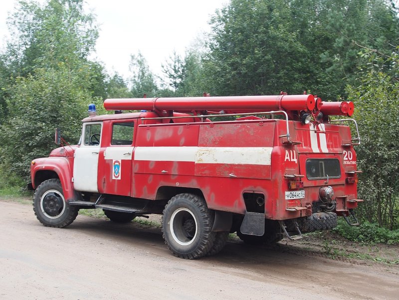 Пожарная машина а 60 сзади