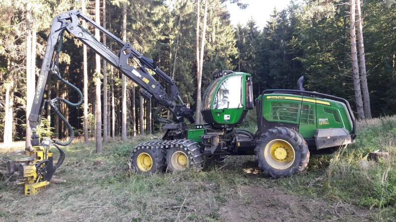 Харвестер John Deere 1270е