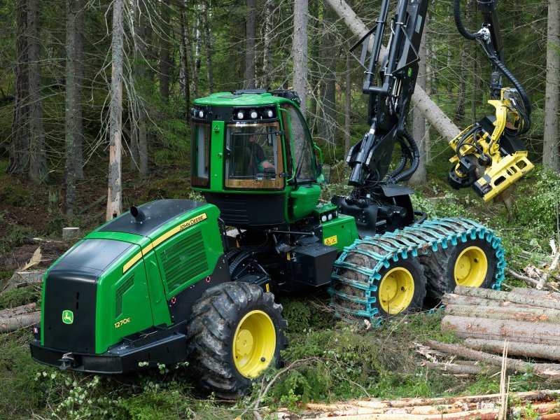 Харвестер John Deere