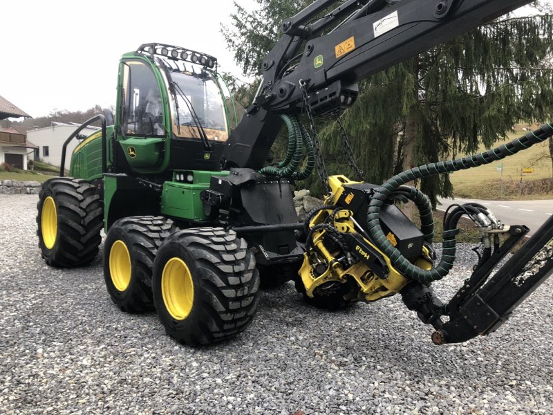 Харвестер John Deere